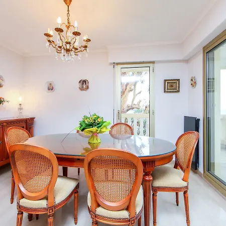 Apartment Palais Isabelle.2 *